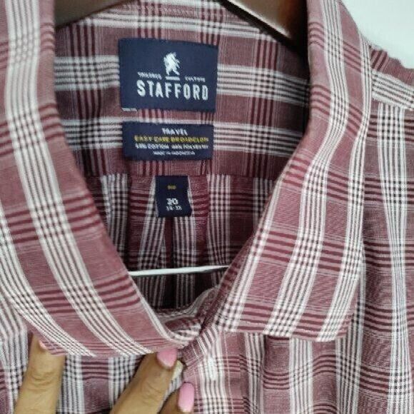 Stafford Travel Men 20 Shirt Wine Plaid Long Sleeve Button Up Travel Work Casual - Picture 1 of 3